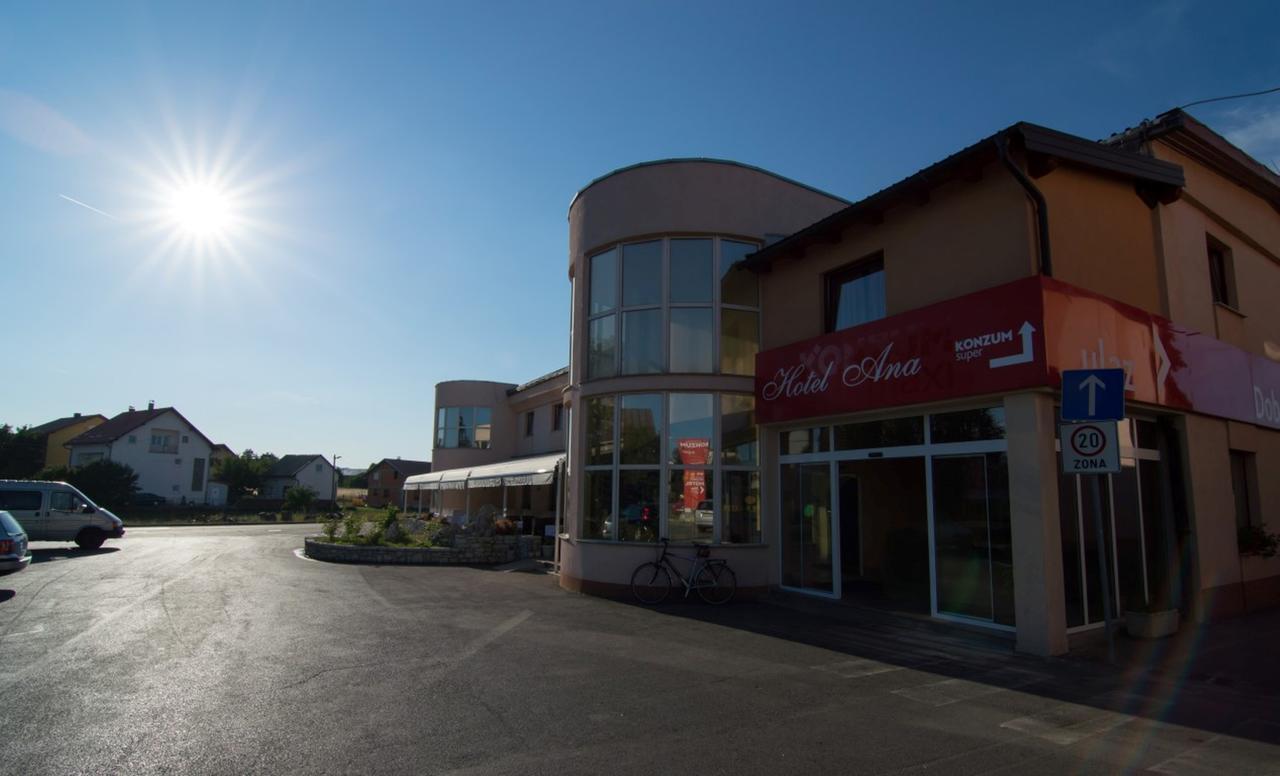 Hotel Ana Gospić エクステリア 写真